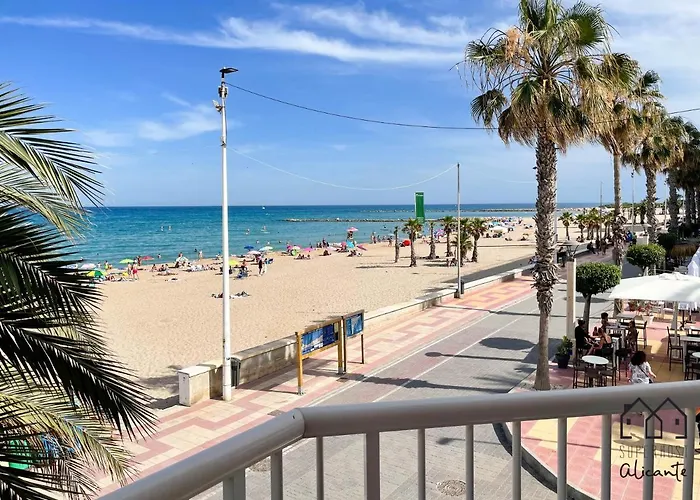 Maravillosas Vistas A La Bonita Playa De Campello.