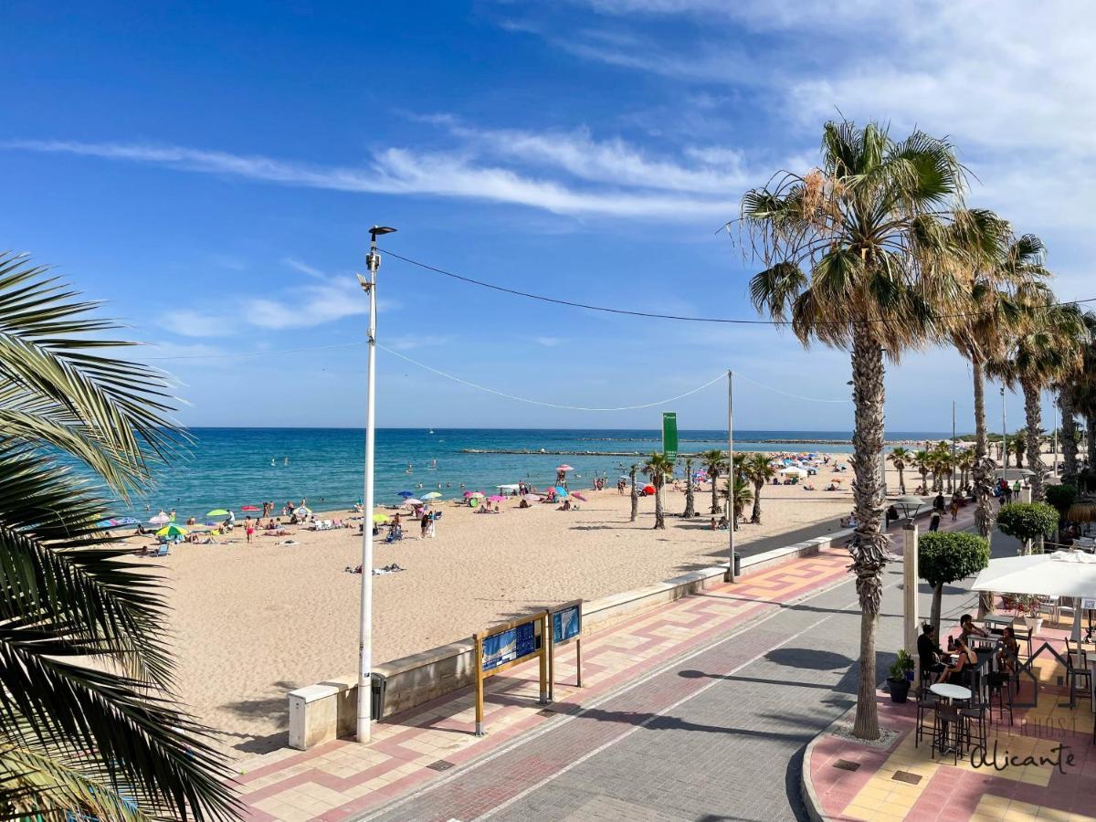 Maravillosas Vistas A La Bonita Playa De Campello. *